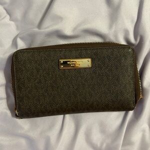 Micheal kors wallet